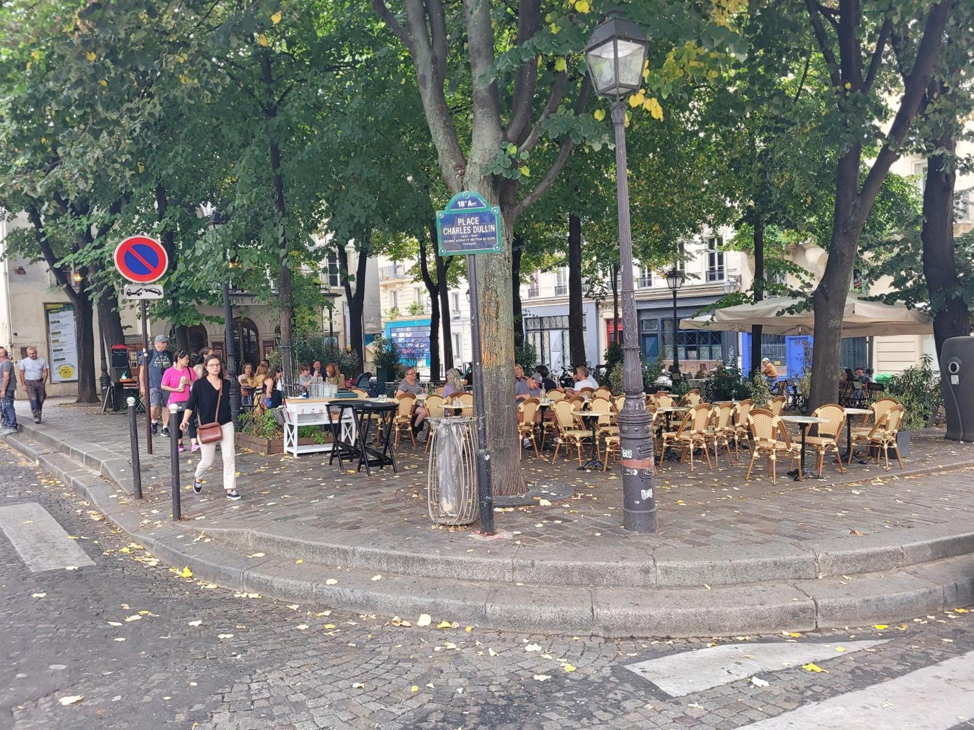 Studio Bien Equipe Au Calme A Montmartre Paris Luaran gambar