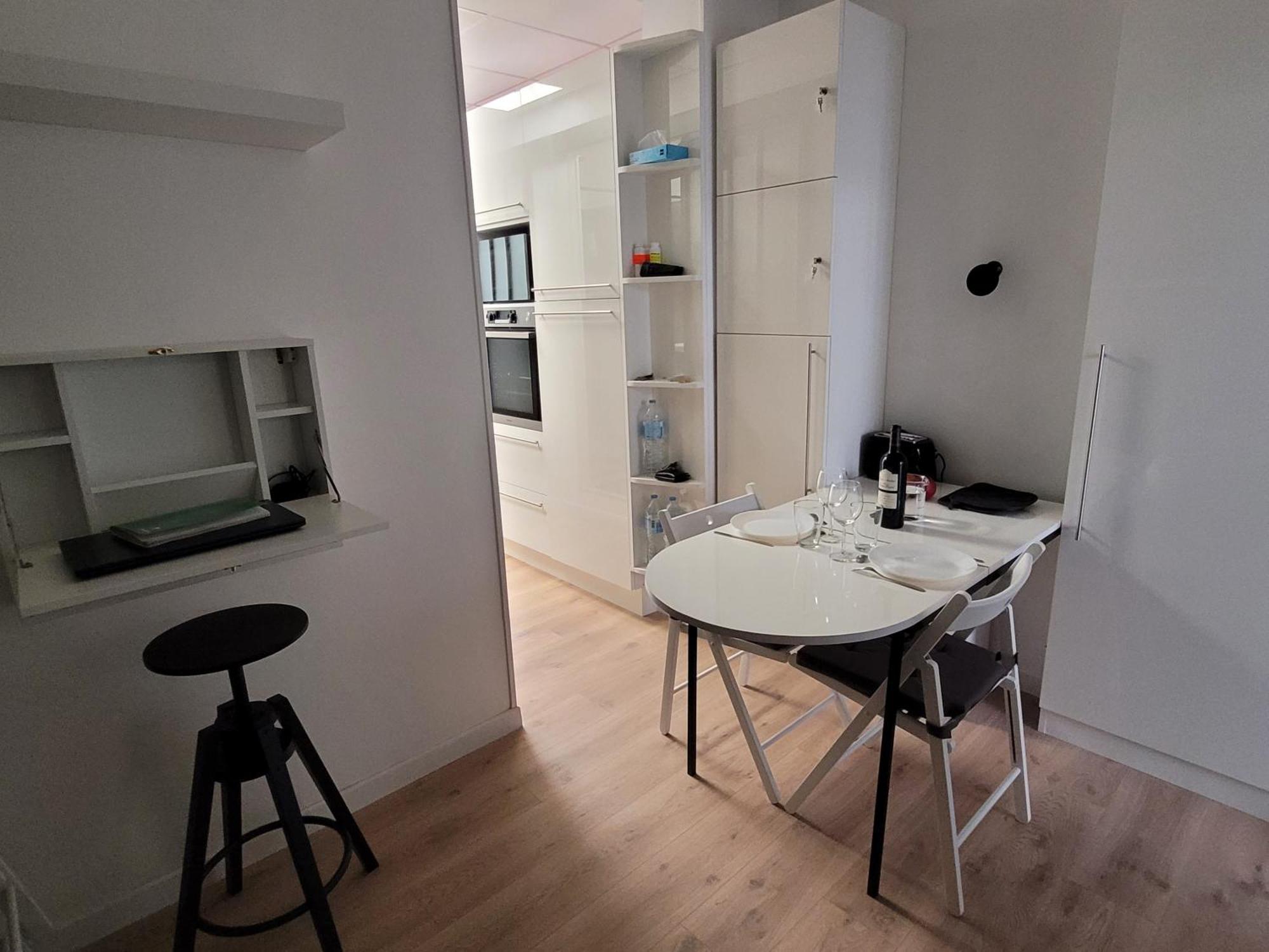 Studio Bien Equipe Au Calme A Montmartre Paris Luaran gambar